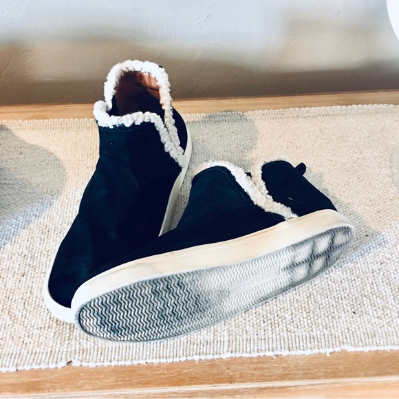 Lucky Brand athletic tennis shoes faux fur suede black white 8.5 - Picture 3 of 7